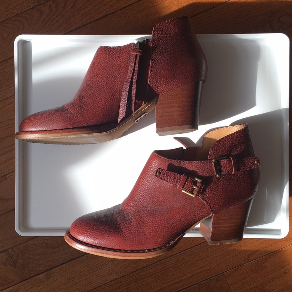 Schuler & Sons Booties, burgundy, size 6, Anthro